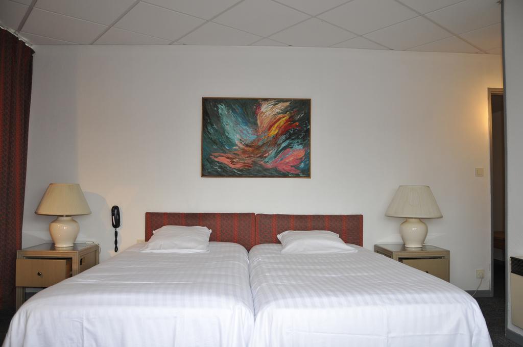 Hotel Le Cleves Charleville-Mezieres Exterior photo